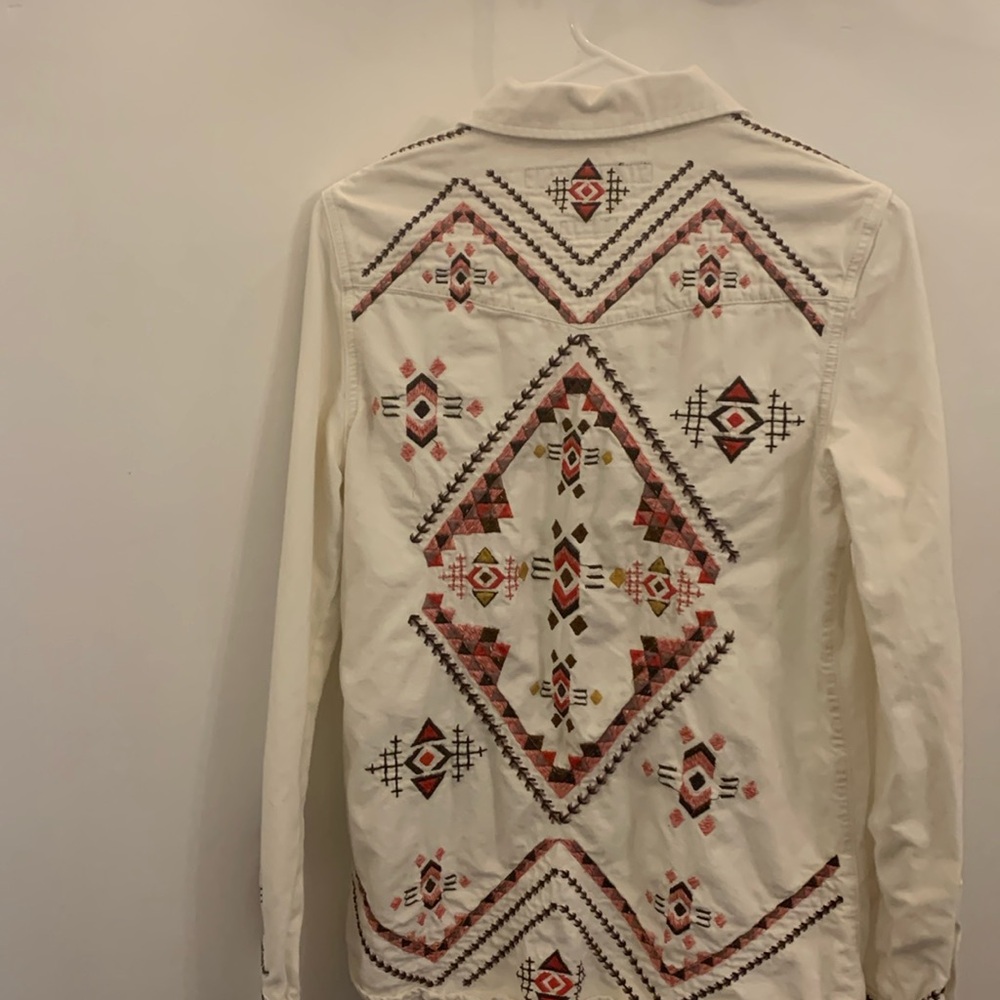 Women’s Driftwood, embroidered cotton button down